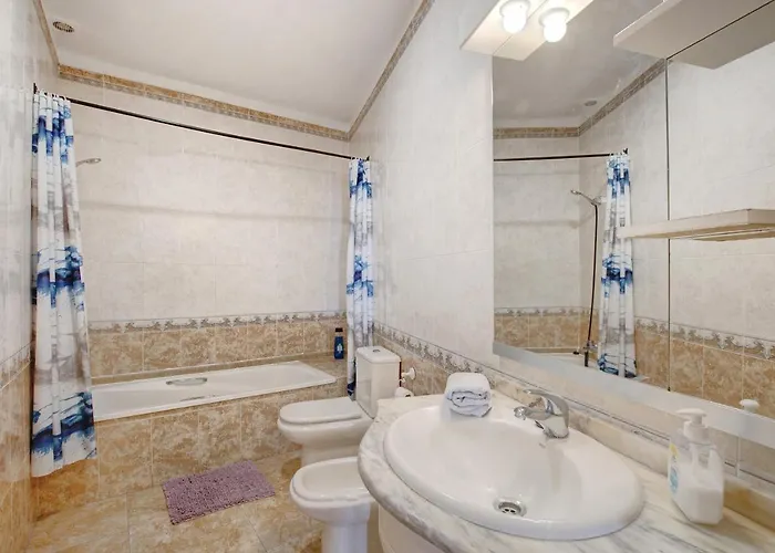 3 Bedroom Near Sta Cruz *