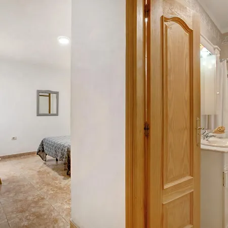 3 Bedroom Near Sta Cruz Semesterbostad *