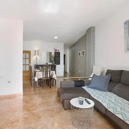 3 Bedroom Near Sta Cruz * サンタクルスデテネリフェ